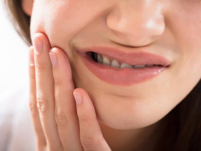 Cách giảm ê buốt răng sau khi tẩy trắng